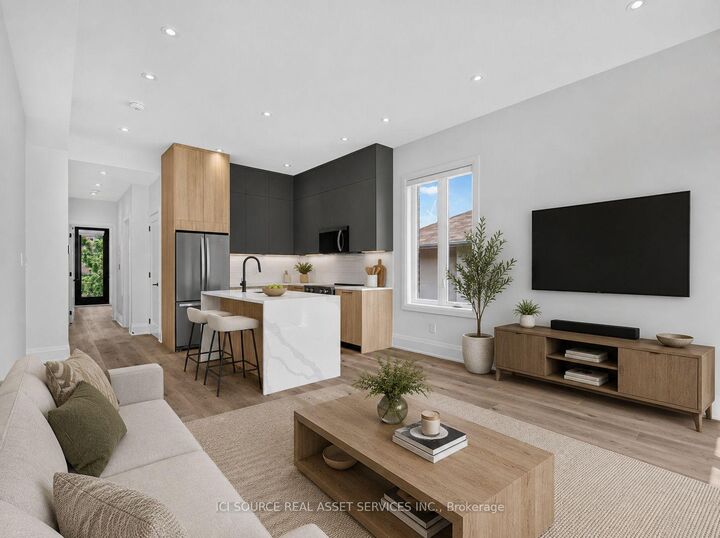 Property Photo:  28 Norcross Road Unit 4  ON M3H 2R4 