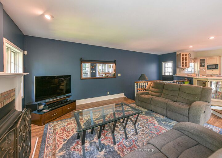 403 Bay Street — photo 1