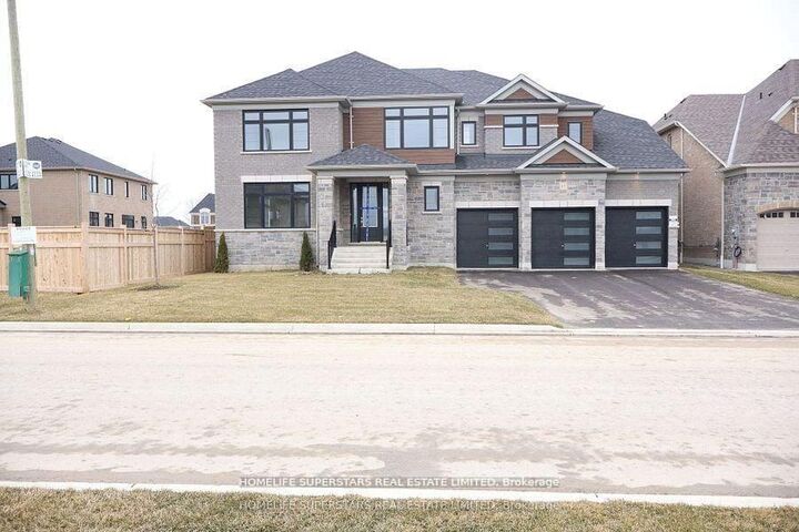 17 Bellflower Crescent — photo 1