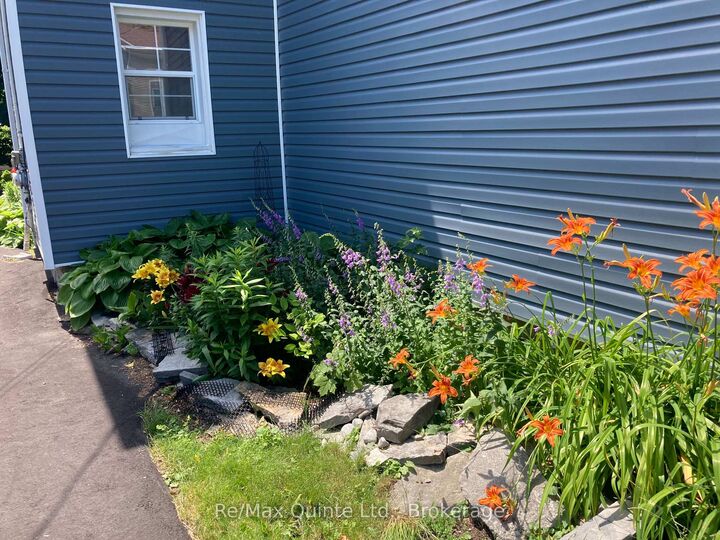 Property Photo:  97 Spring Street  ON K8V 3Y9 