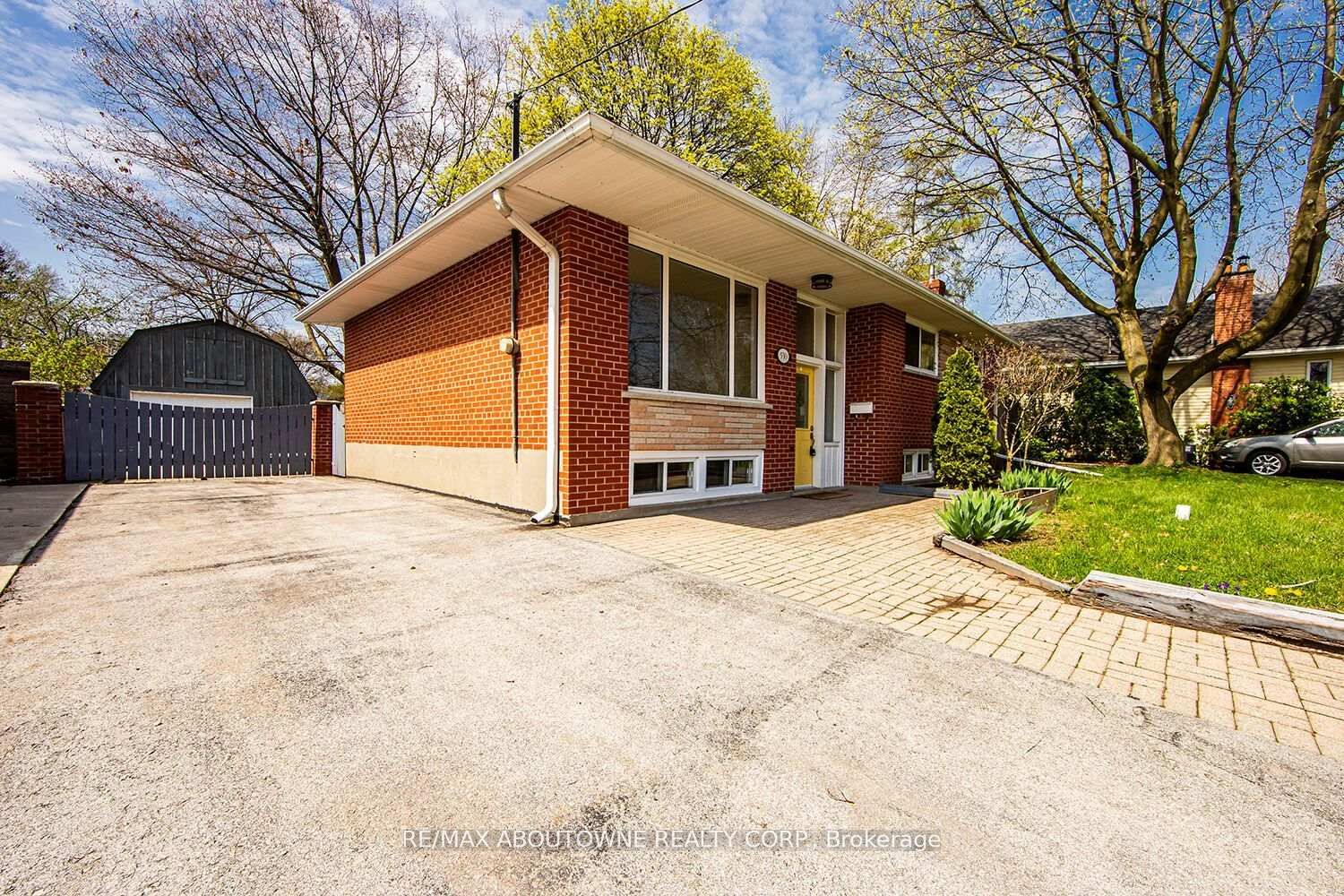 Photo de la propriété:  530 Lees Lane  ON L6L 4T4 