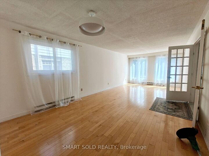 Property Photo:  67 Emmeloord Crescent  ON L3R 1P9 