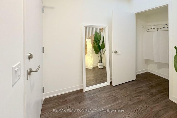Property Photo:  6 David Eyer Road Ph915  ON L4S 0N5 