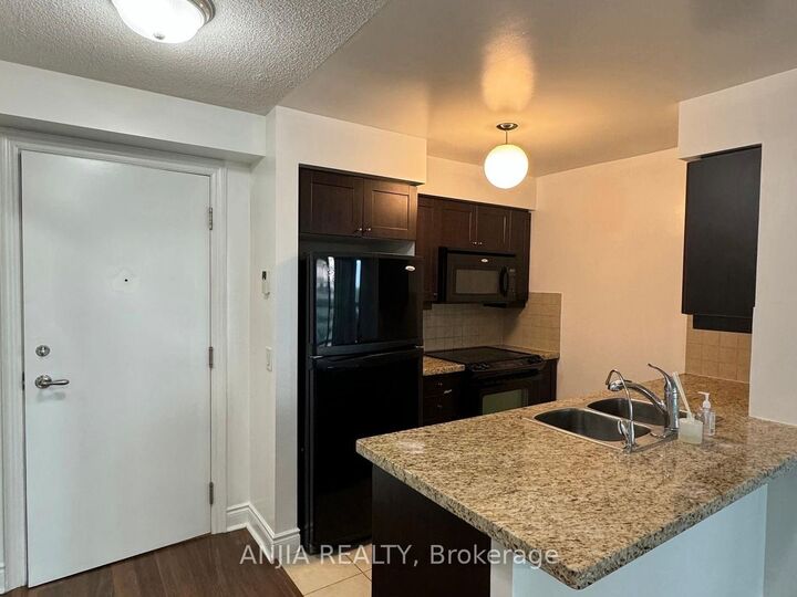 Property Photo:  25 Greenview Avenue 721  ON M2M 1R2 