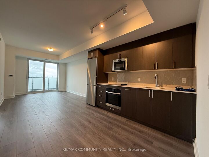 Property Photo: 2545 Simcoe Street 1110 ON L1L 0W3