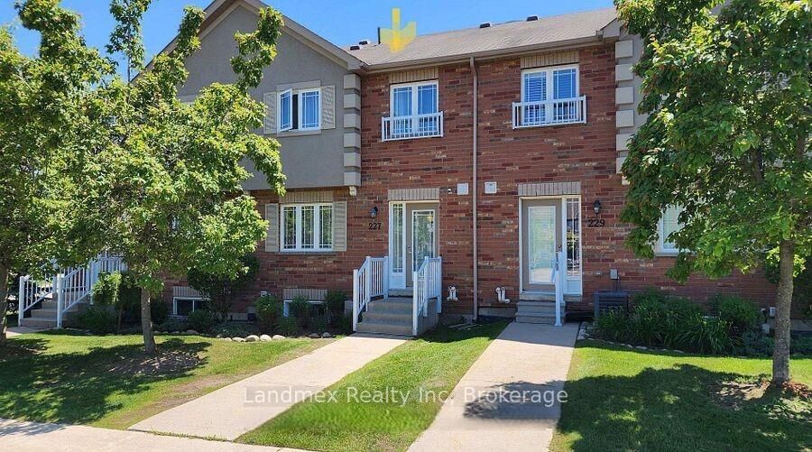 Property Photo: 227 Harvie Road 43 ON L4N 9P8