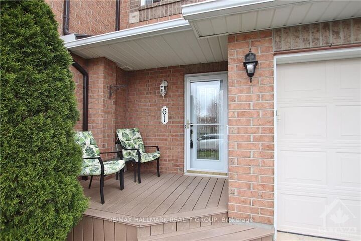 Photo de la propriété:  61 Scampton Drive  ON K2W 1E7 