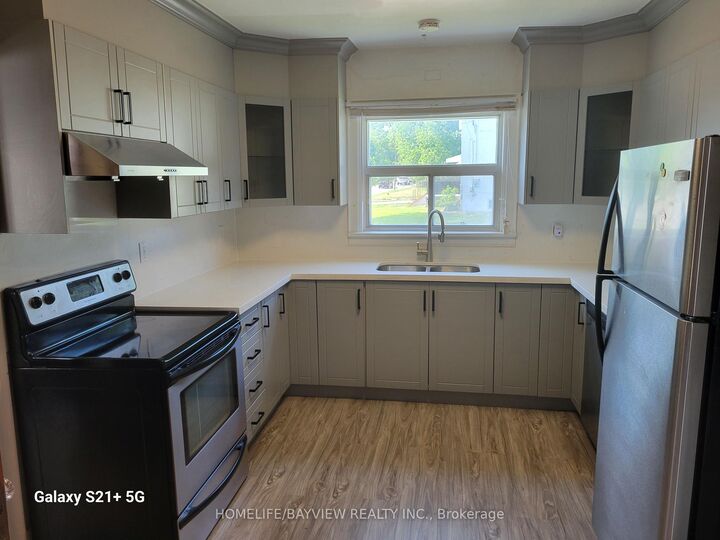 Photo de la propriété:  275 Main (Main Floor) Street N  ON L3P 1Y6 