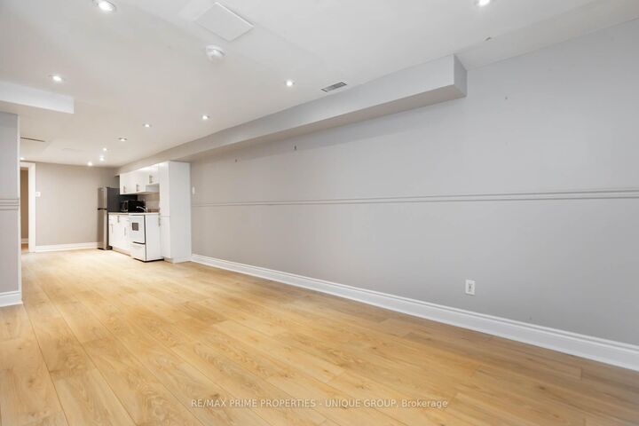 Property Photo:  1316 Queen Street E Bsmt  ON M4L 1C5 