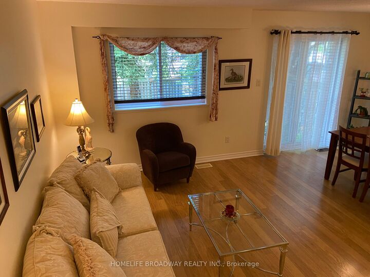 Property Photo: 517 Jack Giles Circle 26 ON L3X 1X8