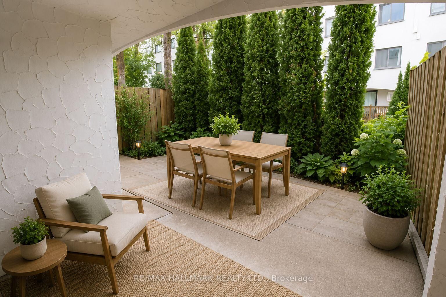 Property Photo: 1016 Falgarwood Drive 40 ON L6H 2P5