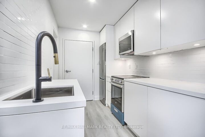 Property Photo:  415 Dundas Street E 2  ON M5A 2A9 