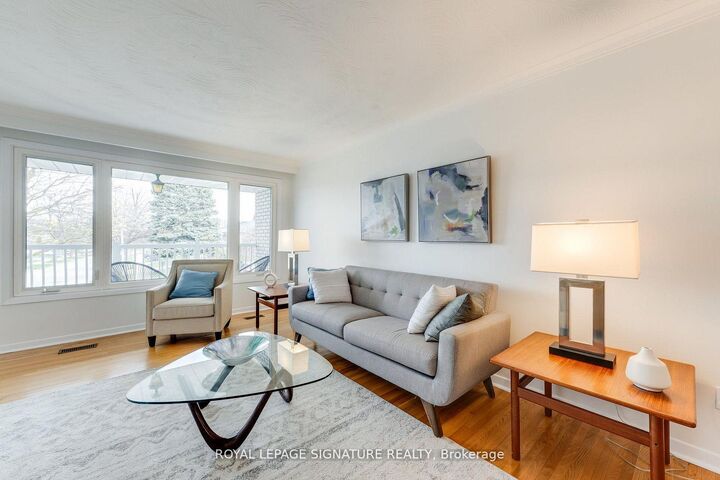 Property Photo: 124 Edmonton Drive ON M2J 3X1