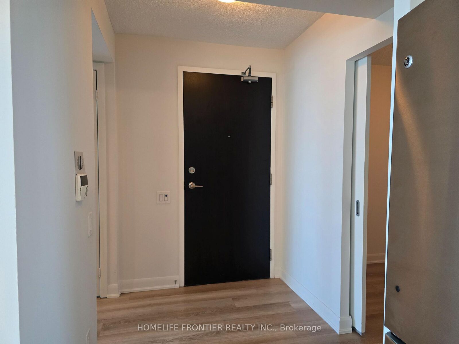 Property Photo:  17 Anndale Drive 2315  ON M2N 2W7 