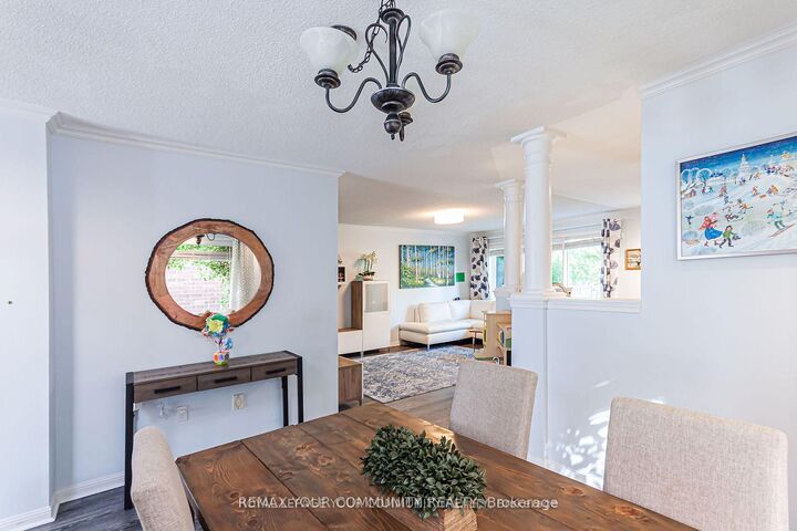 Property Photo:  688 Hamilton Crescent  ON L9T 6H1 