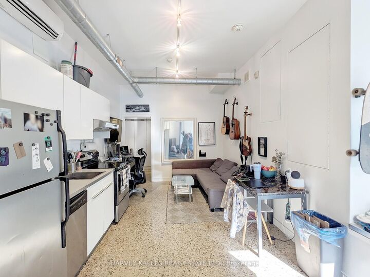 Property Photo: 214 Bathurst Street B1 ON M5T 2R9