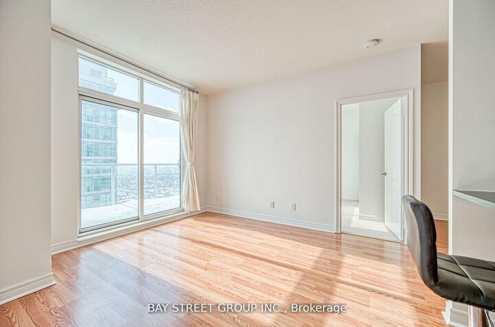 Property Photo:  70 Town Centre Court Ph#3603  ON M1P 0B2 