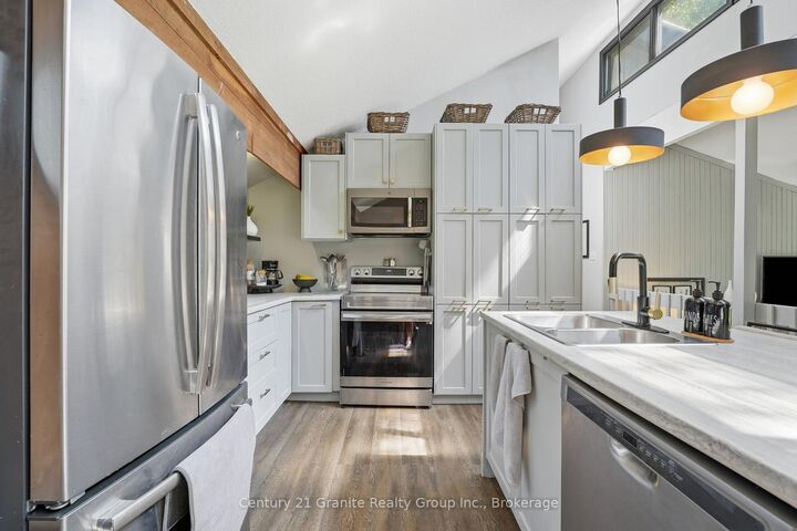 Property Photo: 1012 Shetland Road ON K0M 2L1