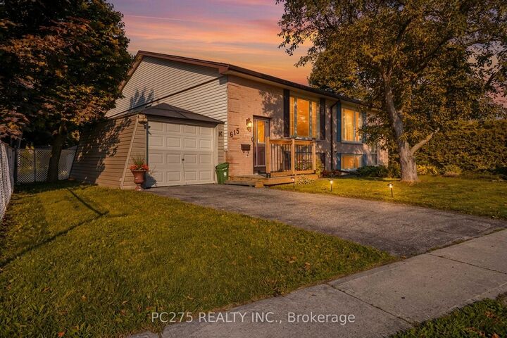 615 Deveron Crescent — photo 1