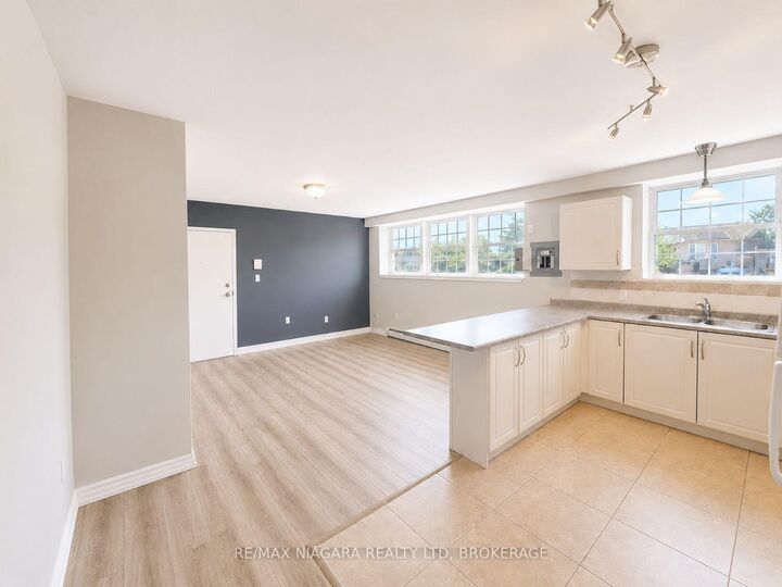 Property Photo:  143 Westchester Crescent 3  ON L2P 2P2 