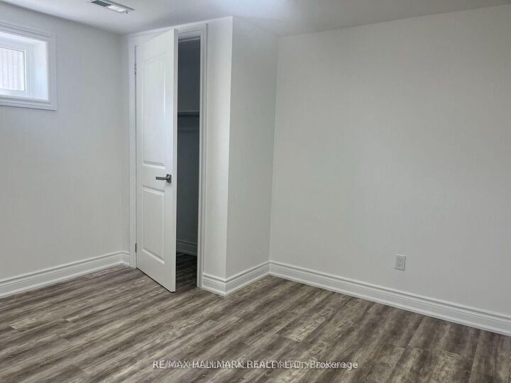 Property Photo:  29 Savona Drive Lower  ON M8W 4T9 