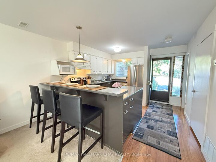 Property Photo: 128 Escarpment Crescent 18 ON L9Y 5B4