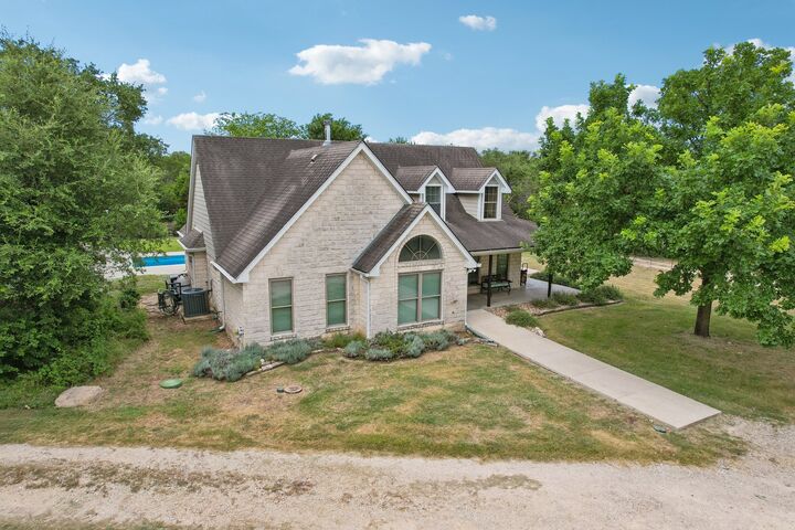 Property Photo: 115 Nasoni Trail TX 78628