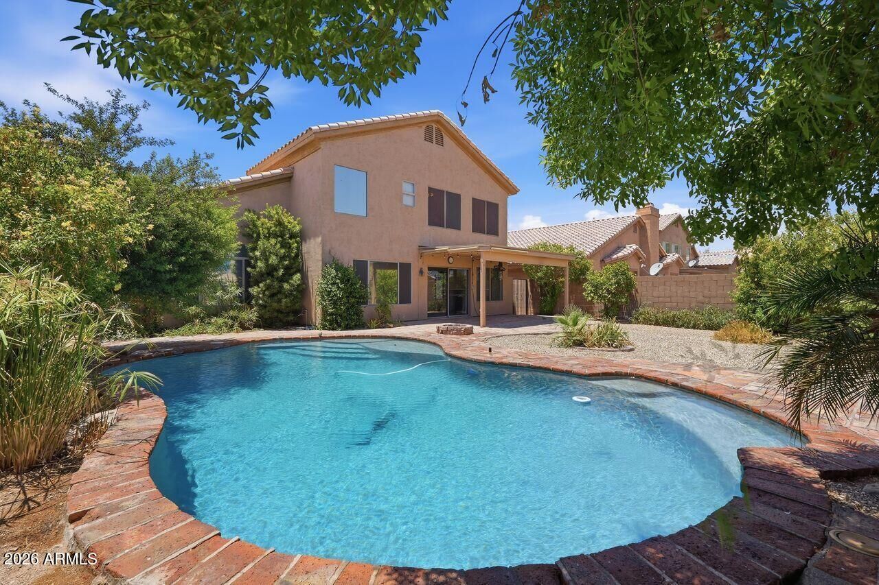 Property Photo: 4626 E Summerhaven Drive AZ 85044