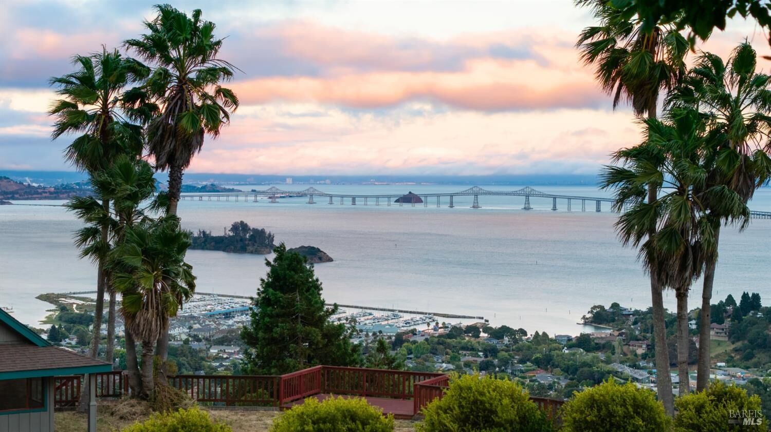 Property Photo:  300 Margarita Drive  CA 94901 
