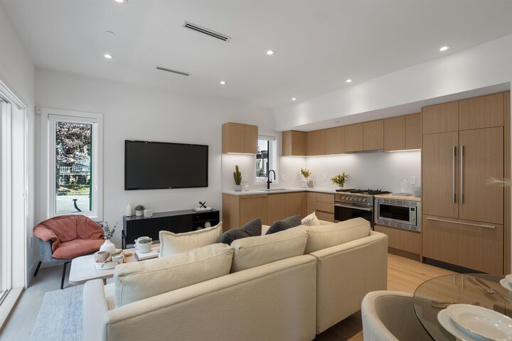 Property Photo: 6815 Oak Street BC V6P 1H5