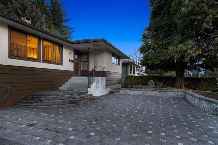 838 Dundonald Drive — photo 1