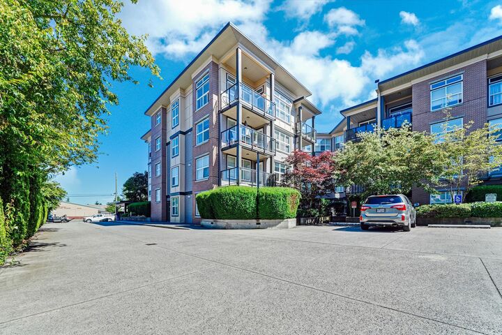 10707 139 Street 117 — photo 1