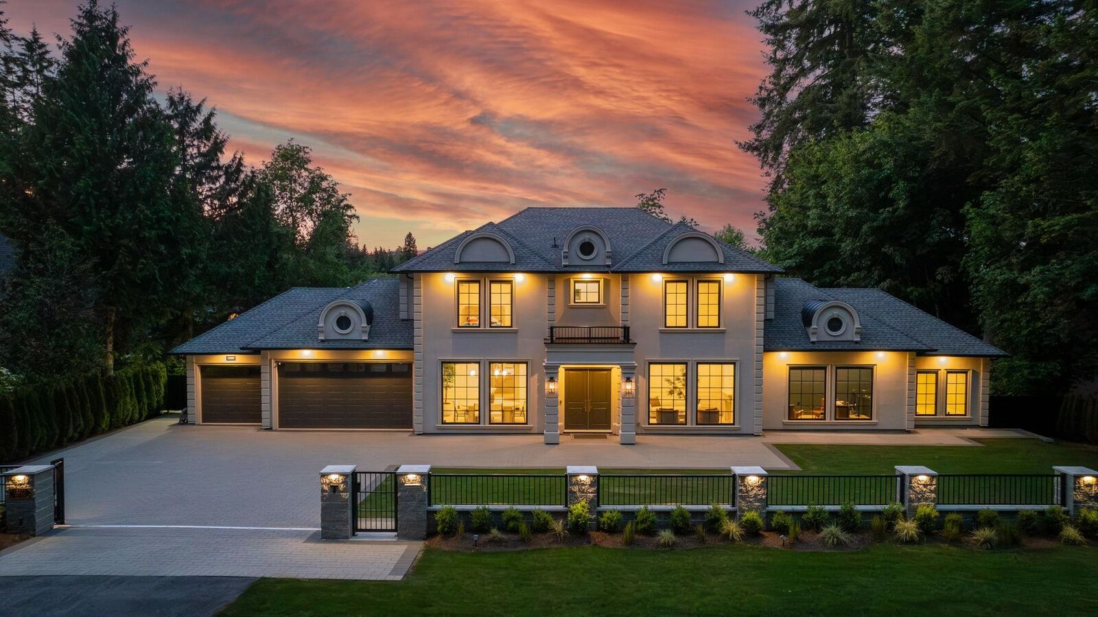 Property Photo: 13909 28 Avenue BC V4P 1T5