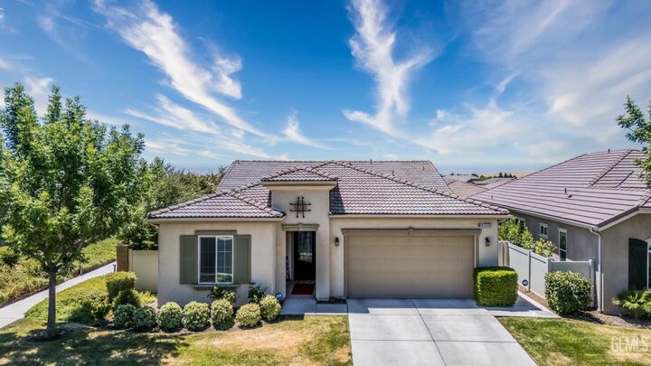 Property Photo: 10009 Francois Lane CA 93306