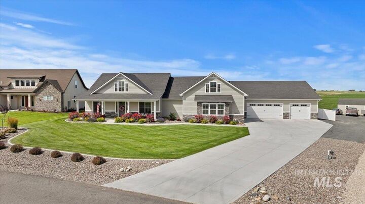Property Photo:  3833 Susan Cir W  ID 83334-5501 