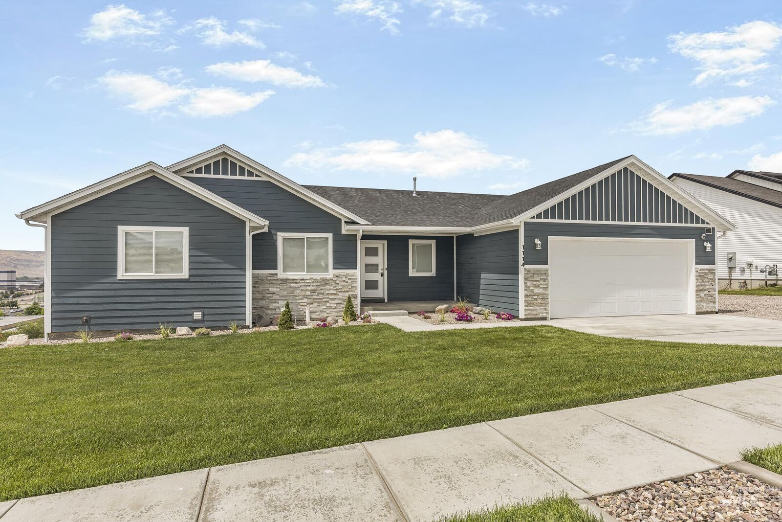 Property Photo: 1114 Dolostone Dr ID 83201