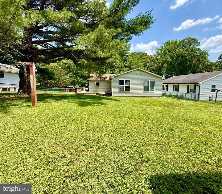 Property Photo:  13 Deer Run Drive  DE 19702 