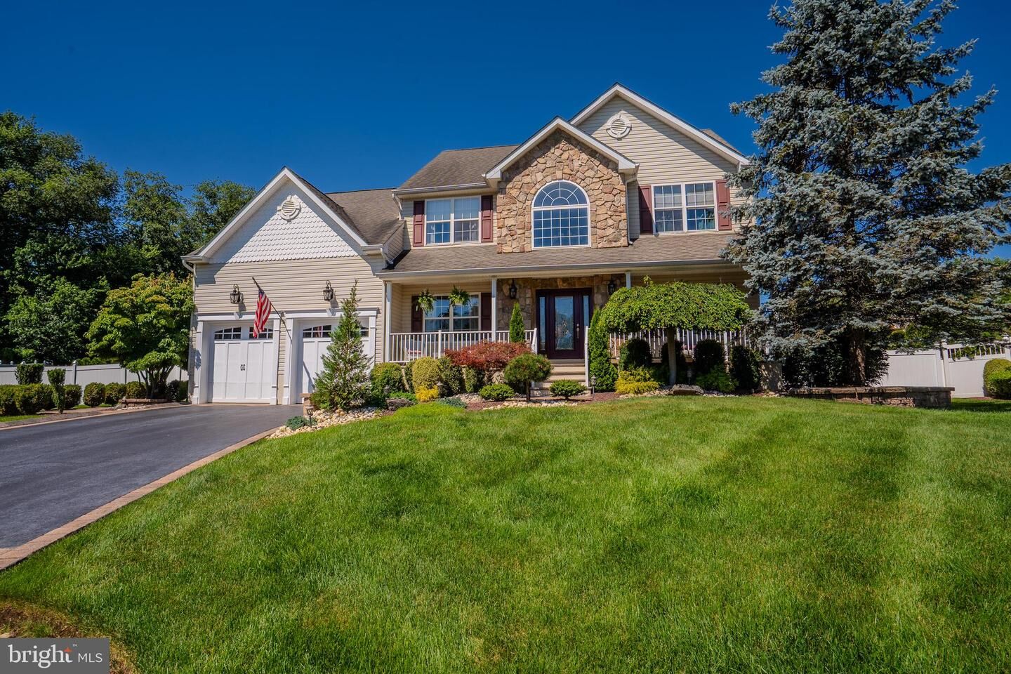 Property Photo: 4 Dorene Court NJ 08831