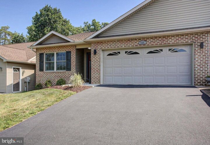 Property Photo:  625 Shook Court W  PA 17225 