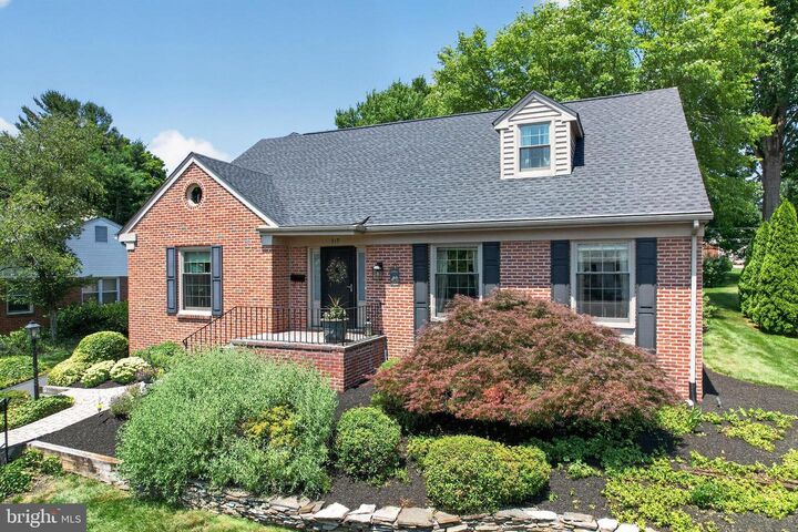Property Photo:  319 Hampton Road  DE 19803 