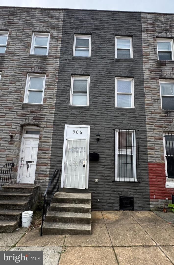 Property Photo: 905 Bennett Place MD 21223