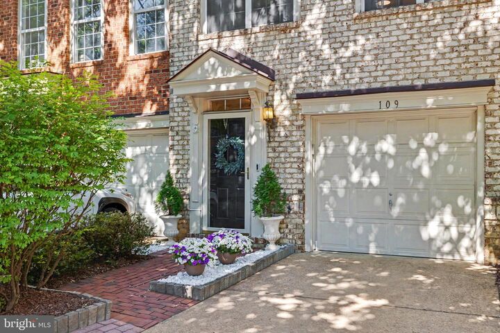 Property Photo: 109 Martin Lane VA 22304