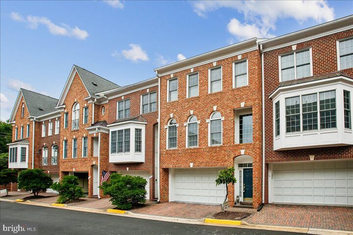 Property Photo: 1309 McLean Crest Court VA 22101