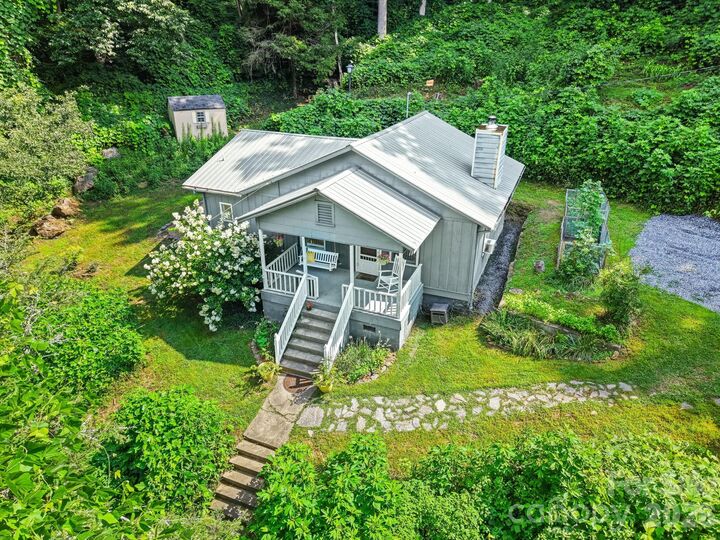 Property Photo:  6115 Skyland Drive  NC 28779 