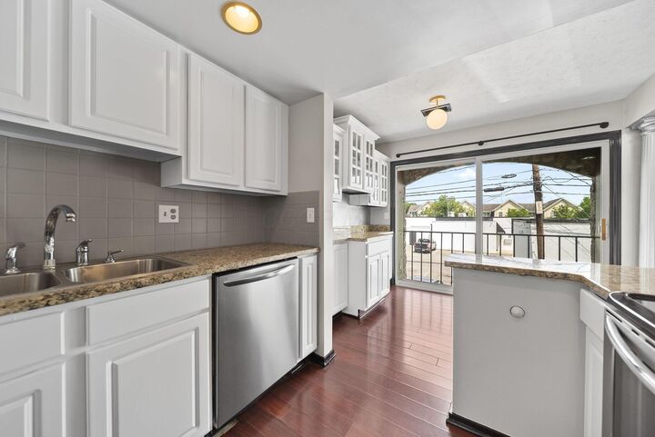 Property Photo: 1208 Ashland Avenue OH 43212