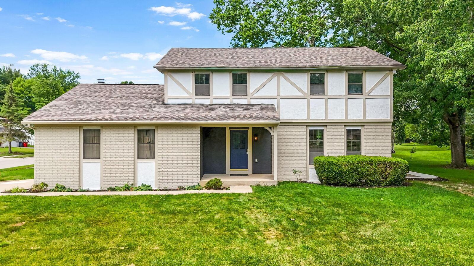 Property Photo:  7010 Rockwoods Place  OH 43085 