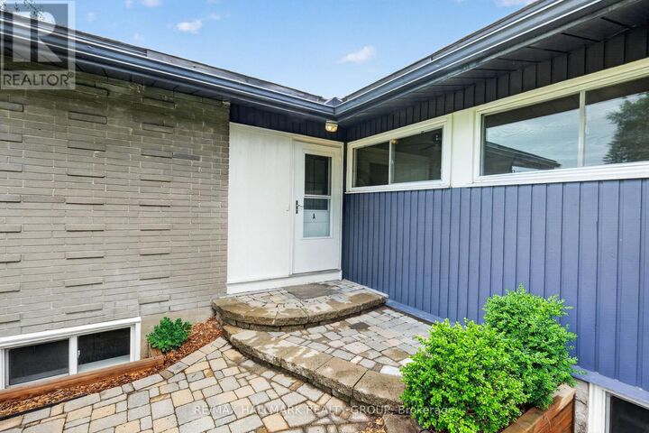 Property Photo: 2160 Lambeth Walk ON K2C 1G1