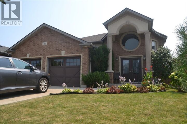 816 Manhattan Drive — photo 1