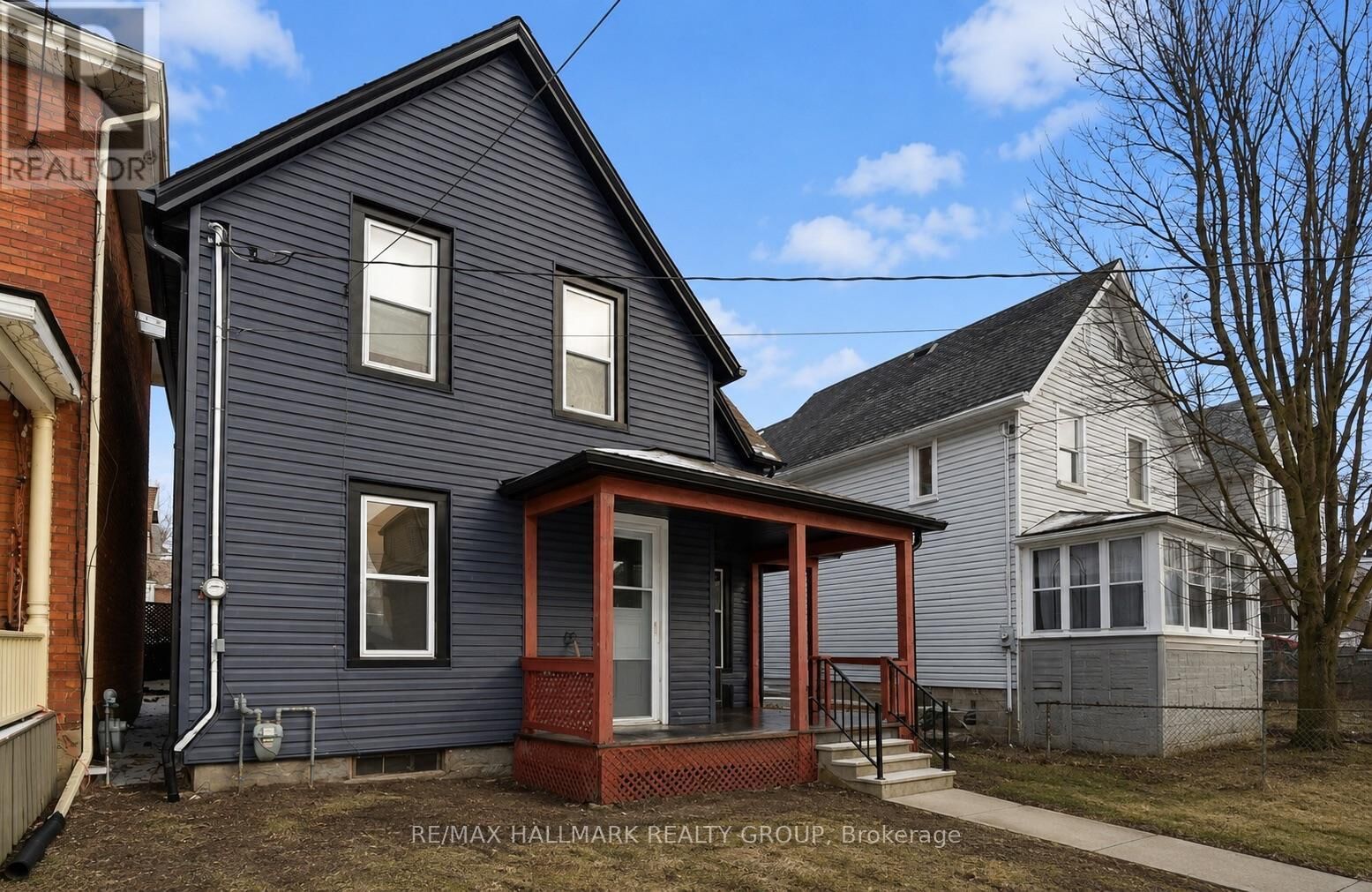 Property Photo: 47 Daniel Street South ON K6V 4Z6