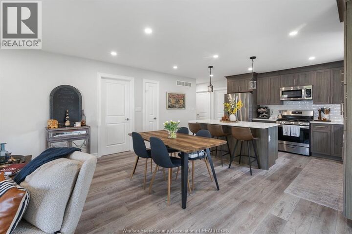 Property Photo:  1023 Oak Avenue  ON N9Y 3T5 